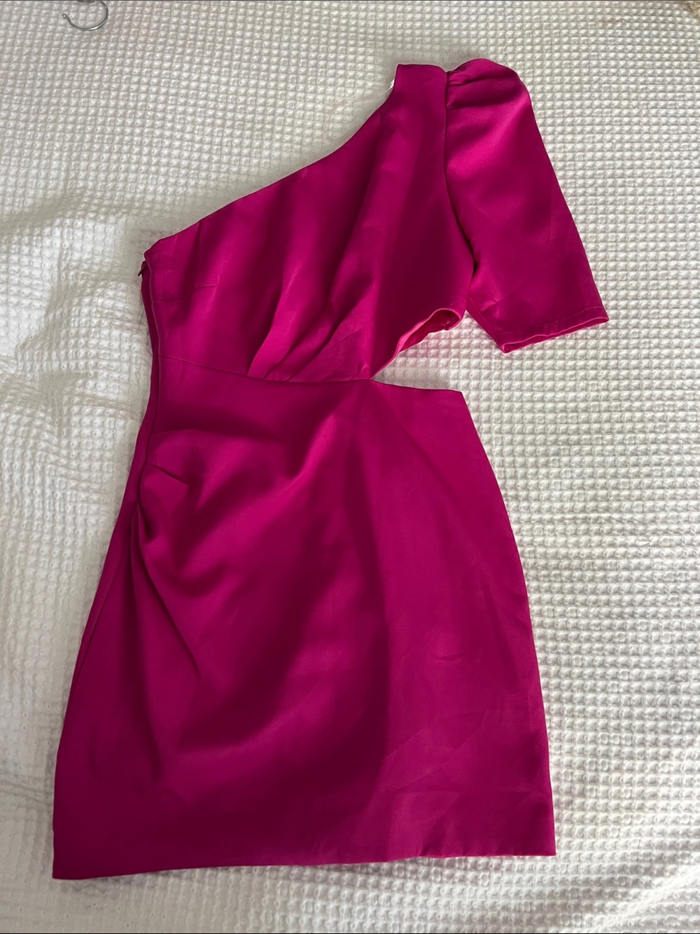 vestique One-Shoulder Magenta Cocktail Dress